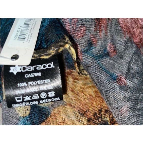 Caracol Flower Power oversized Scarf - Picture 4 of 9